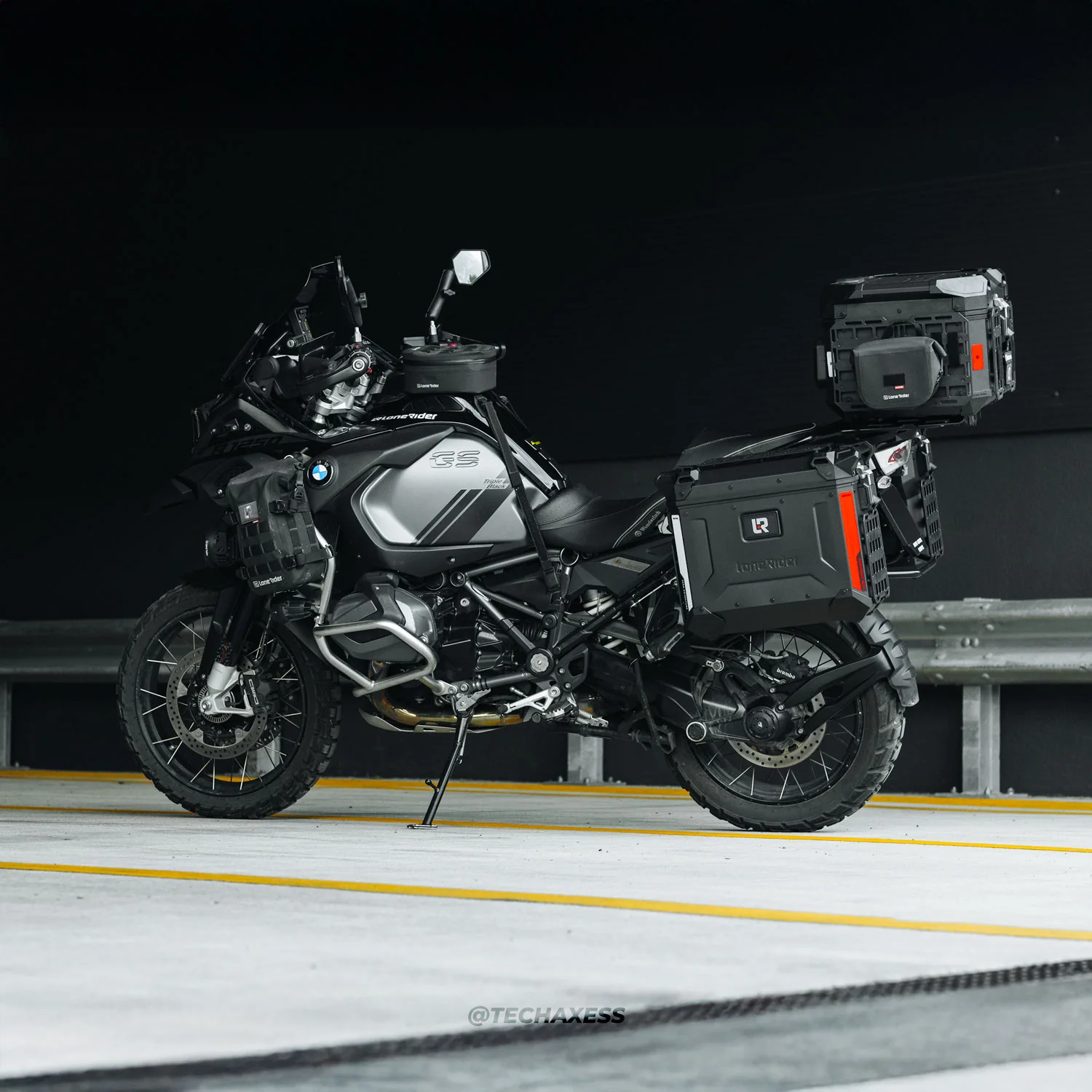 MotoPanniers – The Ultimate Set of Hard Cases - Image 24